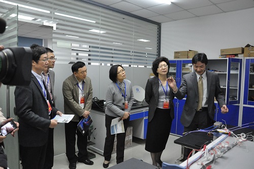 市政协副主席江曙霞到高新区视察侨资企业发展情况